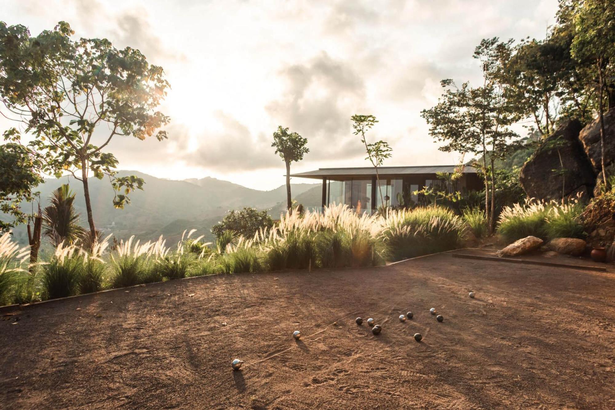 Tampah Hills Hotel Selong Belanak Exterior photo